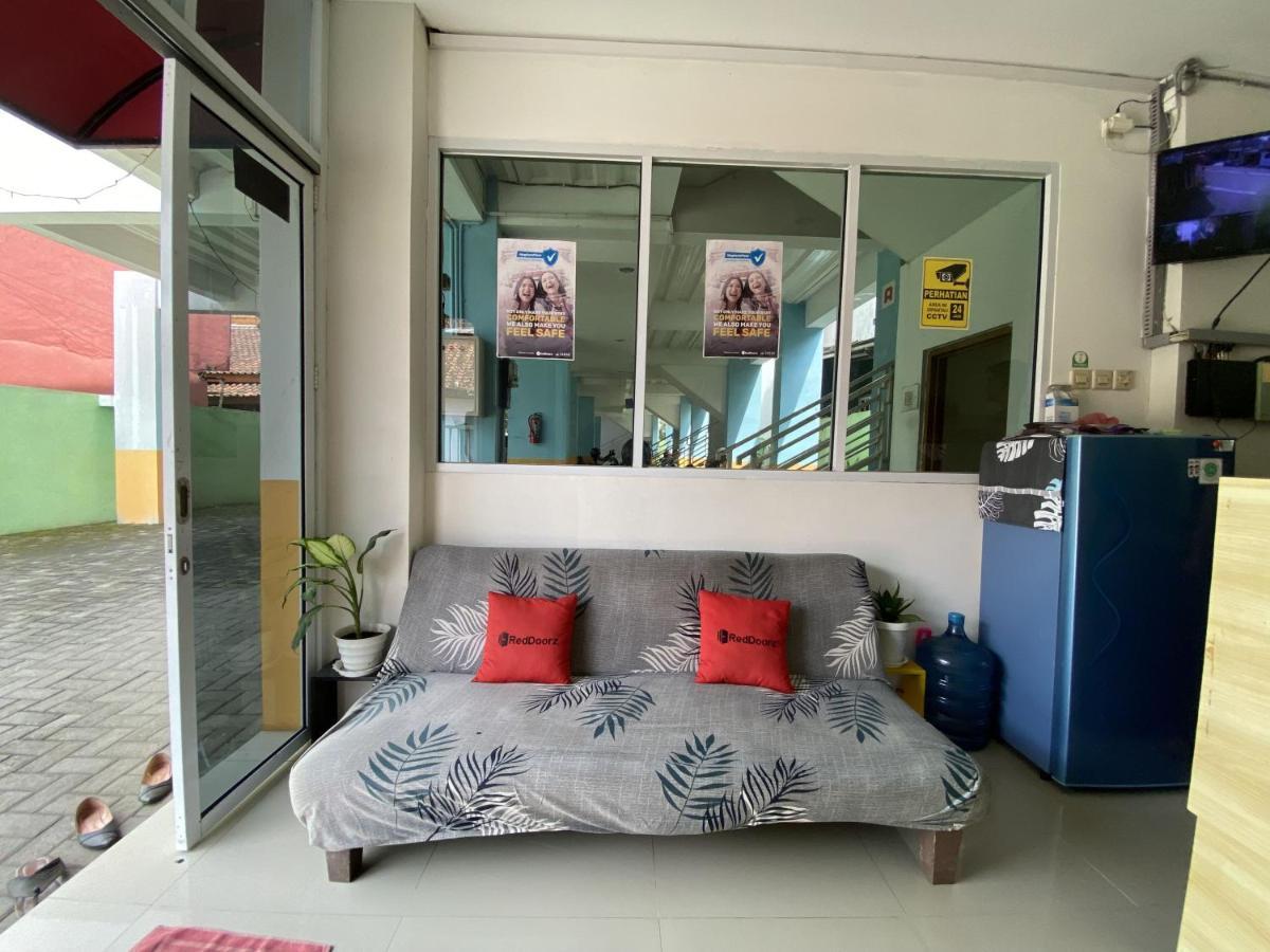 Reddoorz Near Rsud Margono Purwokerto 3 Hotel Exterior photo